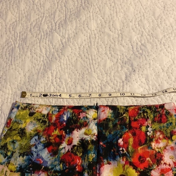 Chelsea and Theodore mini skirt size 4 fully lined two pockets flowers colours - Picture 9 of 11